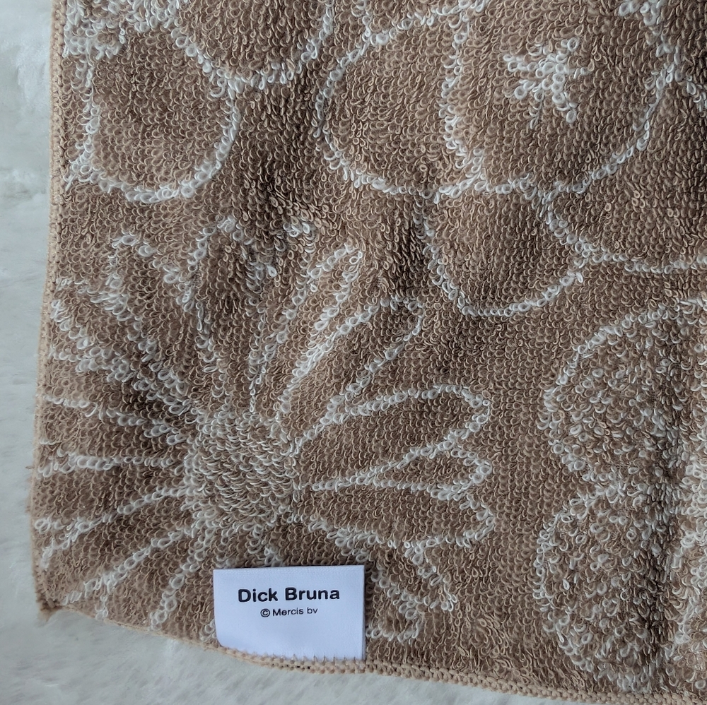 Miffy Beige Floral Wash Cloth - Picture 5 of 7